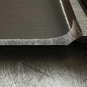 Blade without a proper sharpening choil during re-sharpening. 