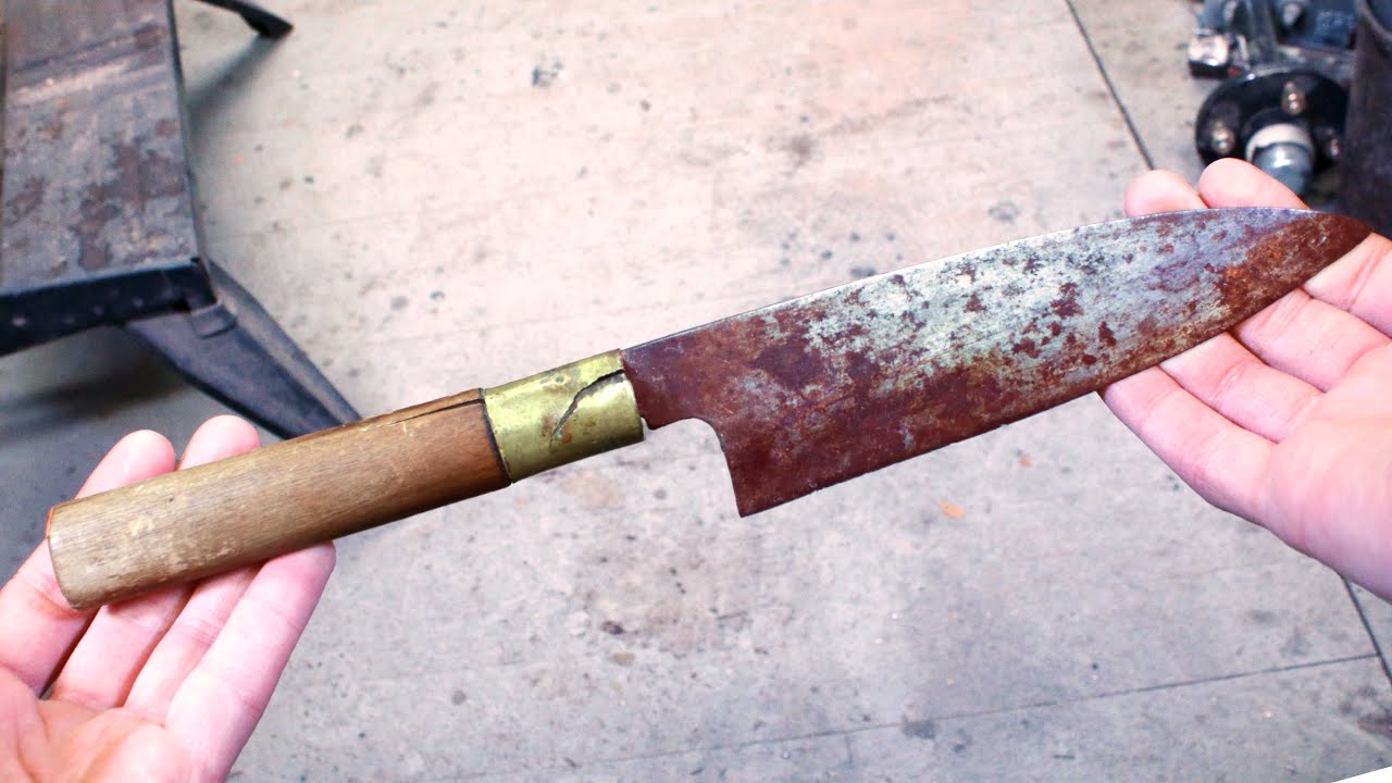 Knife with rust
