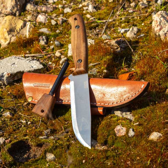 Survival Knives: Everything You Need to Know About